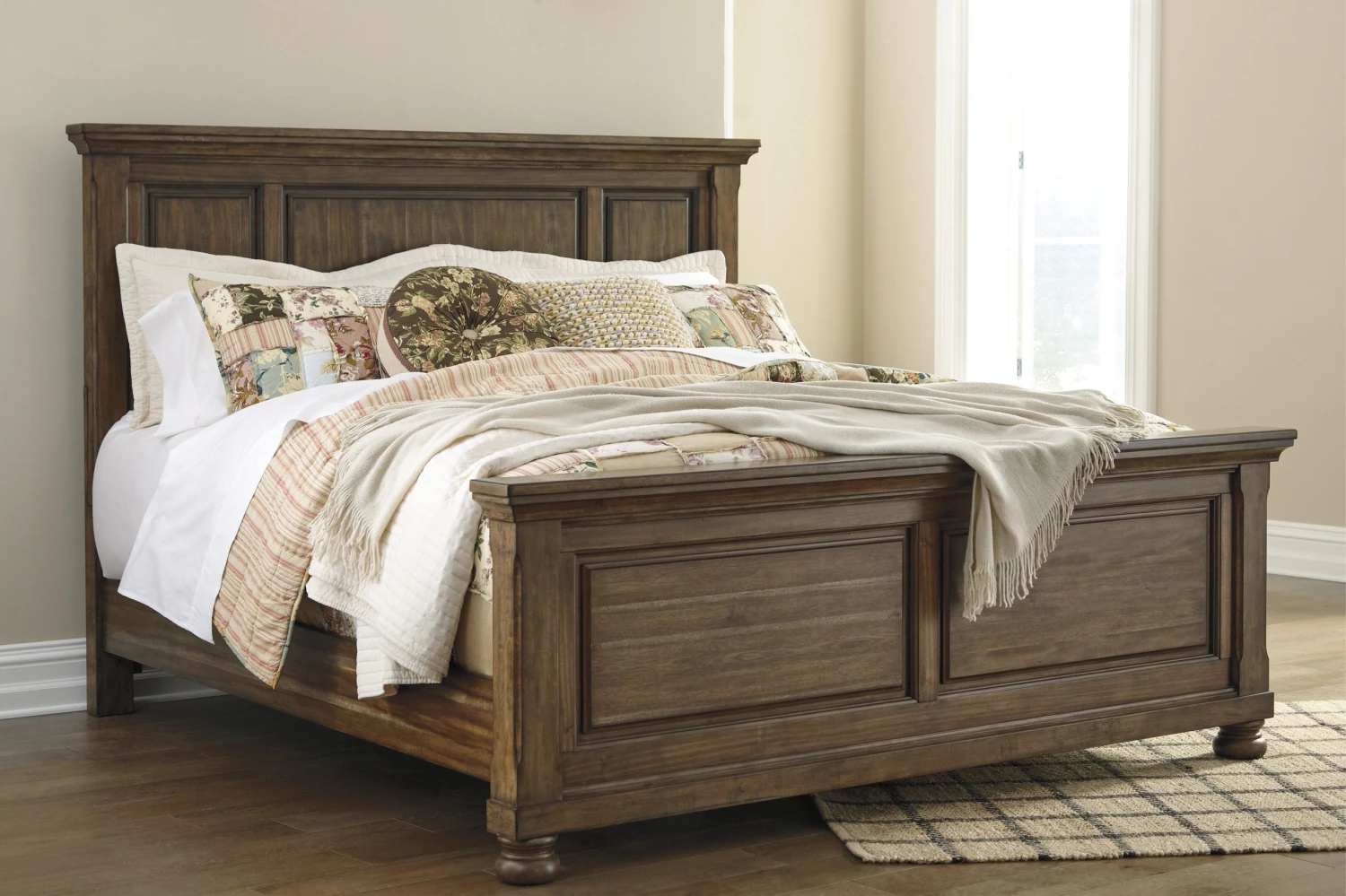 Ashley Beds Flynnter Queen Panel Bed 1 Ashley Beds Flynnter Queen Panel Bed