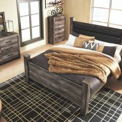 Ashley Wynnlow Gray King Poster Bed W/ Dresser Mirror & Nightstand Bedroom