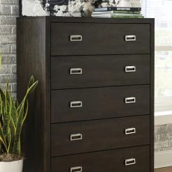 Ashley Hyndell - Dark Brown - Five Drawer Chest