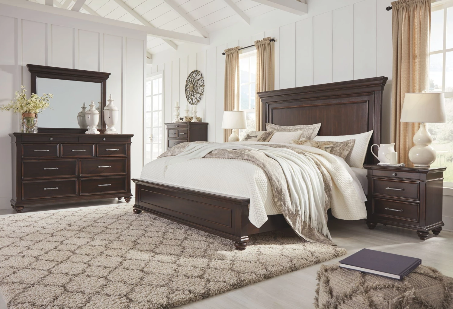 Ashley Bedroom Brynhurst Dark Brown Queen Bed W/ Dresser & Mirror 1 Ashley Bedroom Brynhurst Dark Brown Queen Bed W/ Dresser & Mirror